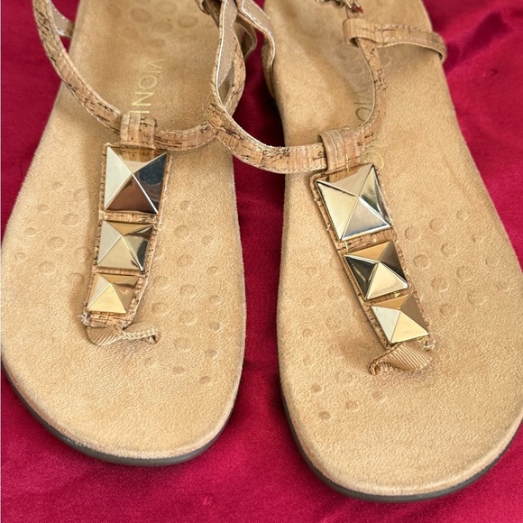 Vionic Nala Natural Cork & Gold Studded T-Strap Comfort Orthotic Sandals 9 - Picture 3 of 7